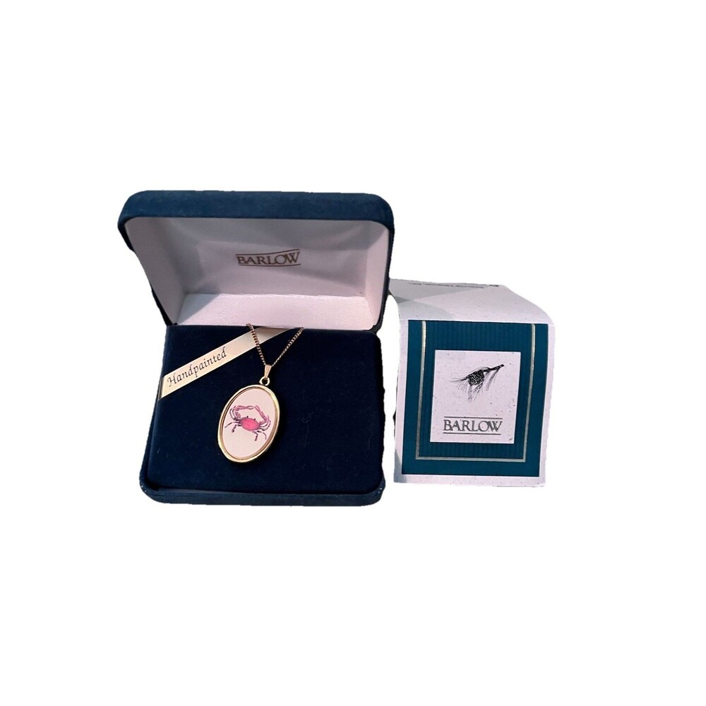 Barlow Faux Scrimshaw Maryland Crab Gold Toned Pendant Necklace Handpainted